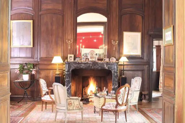 sitting area chateau la ballule