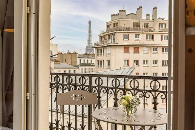 Splendid Eiffel Tower view
