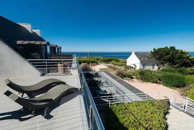 room's balcony hostellerie pointe saint mathieu