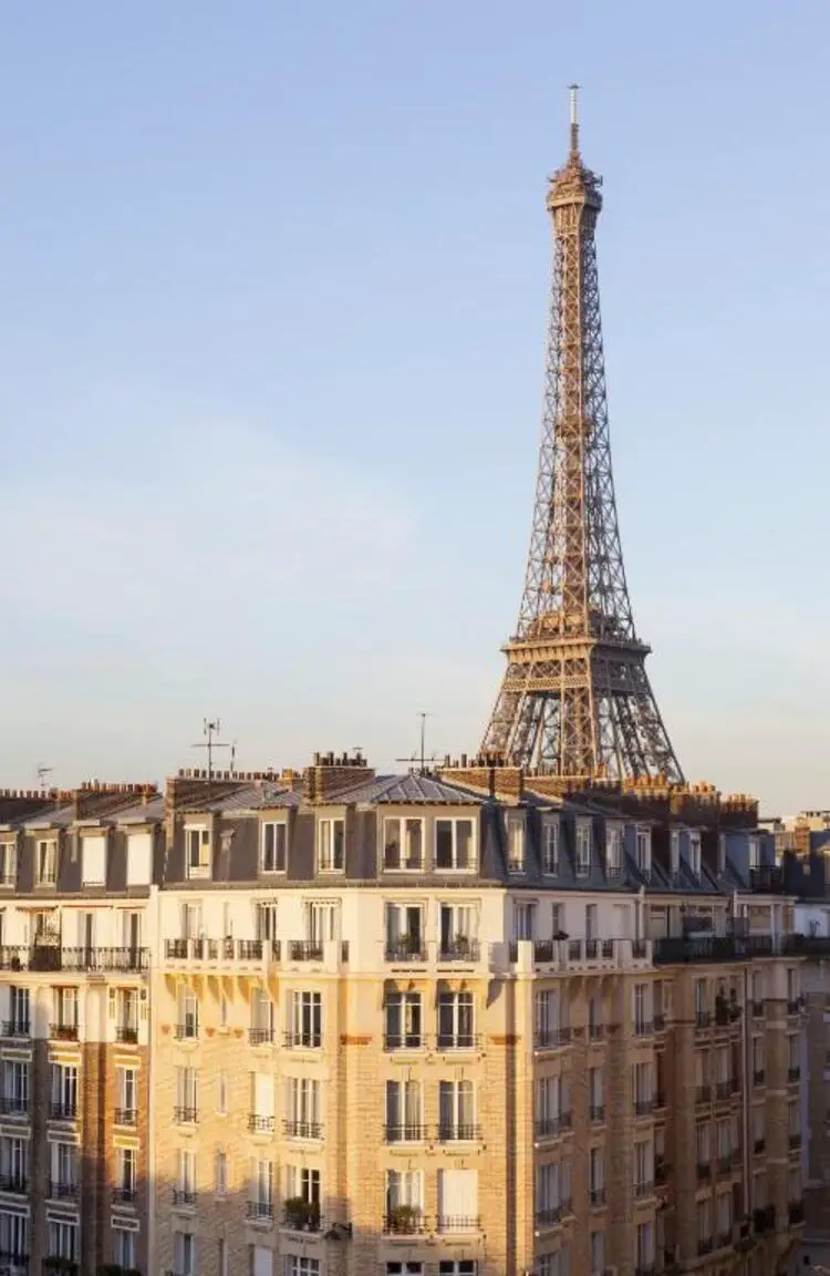 Timhotel Eiffel Tower view