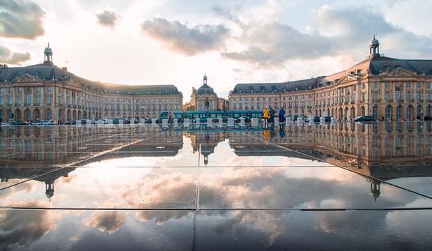 Bordeaux and the Water Mirror
