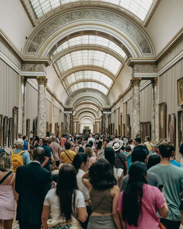 visitors at the louvre