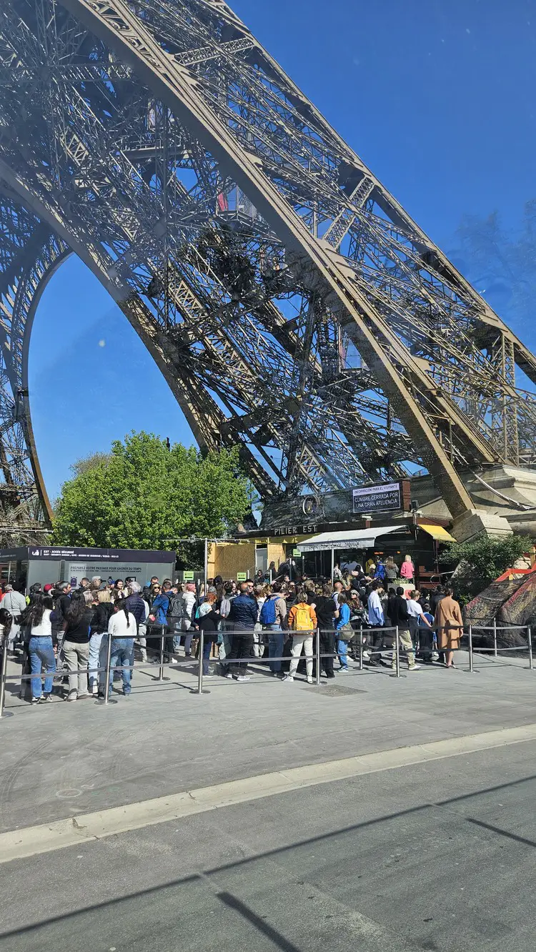 Waiting line at the entrance of the Eiffel Tower