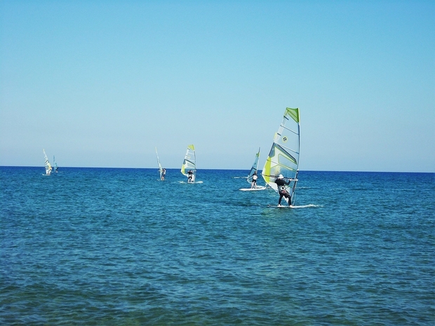 windsurfing