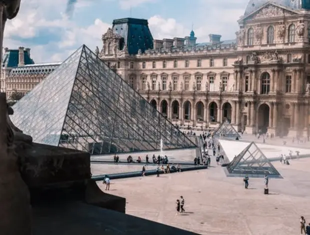 louvre