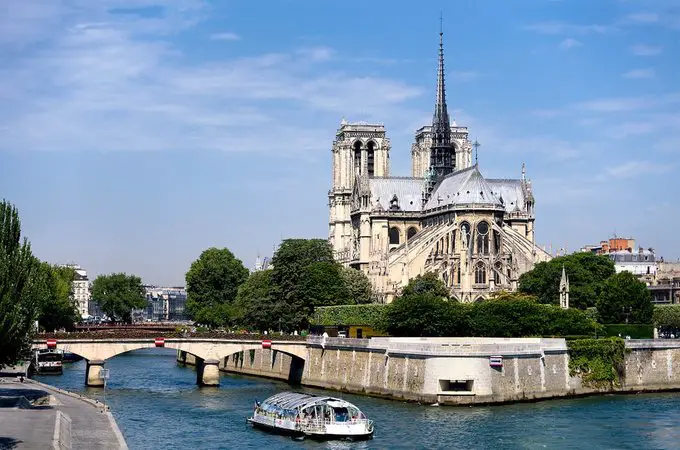 Vista de la catédral Notre-Dame