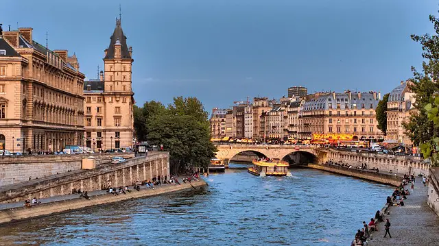 paris balade romantique