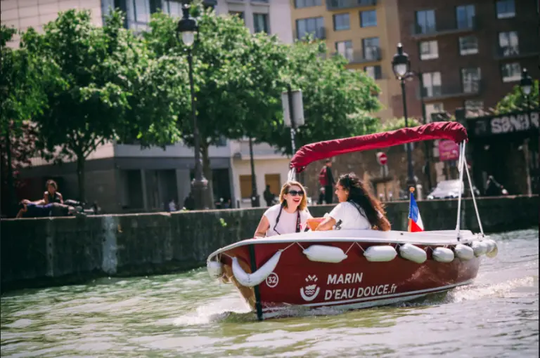 Bootsfahrt im Bassin de la Vilette