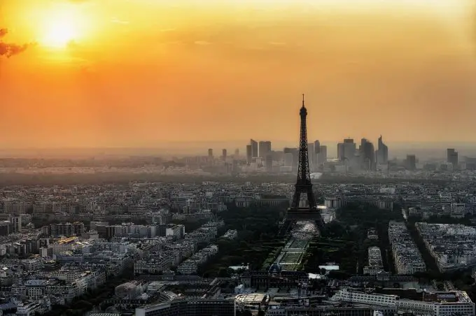 atardecer paris torre eiffel la défense