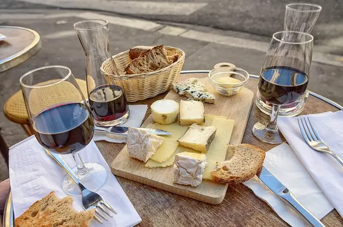 Du fromage et du vin