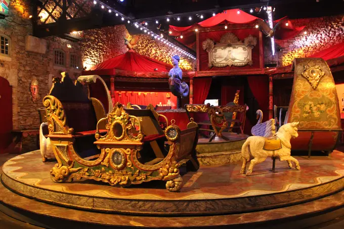 Musée des Arts Forains, Manèges, Jeux, Fête, Spectacle