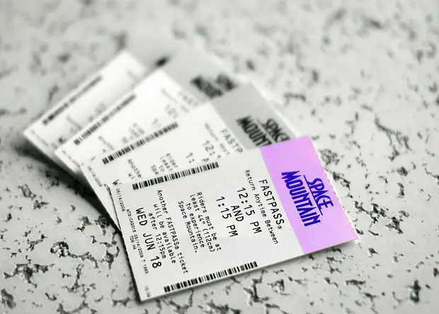 Fastpass Space Mountain parcs Disneyland Paris