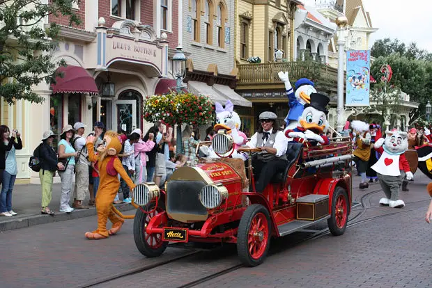 Parade parcs Disneyland Paris