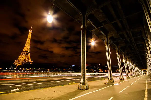Paris pont Bir-Hakeim vue