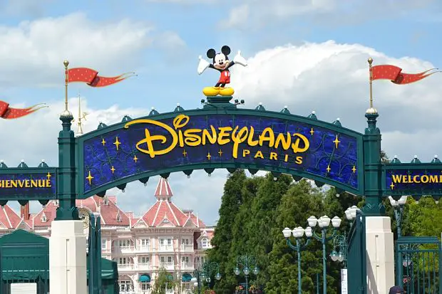 entrada del parque Disneyland Paris