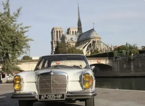 Voiture de collection à Paris