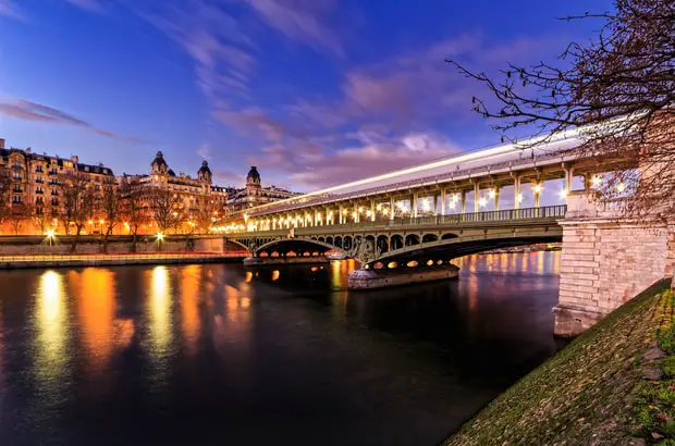 Paris Bir Hakeim Pont