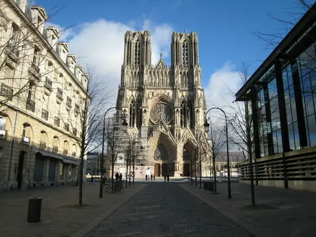 Entrée cathédrale