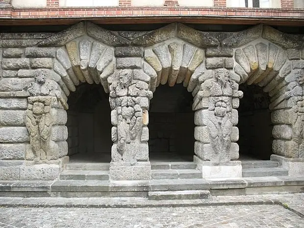 Pine's Grotto, Fontainebleau Castle