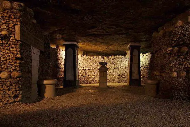 structure with pilars