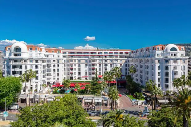 Le Majestic Cannes hôtel facade