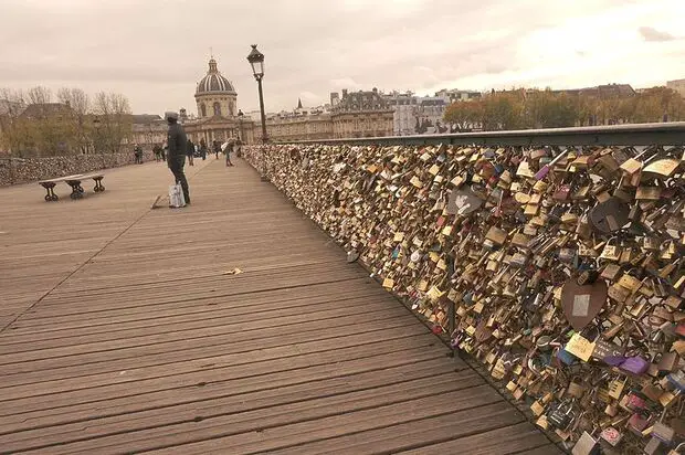 Pont des arts and Love locks