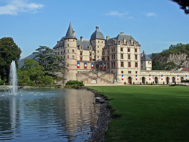 Musée, jardin et fontaine