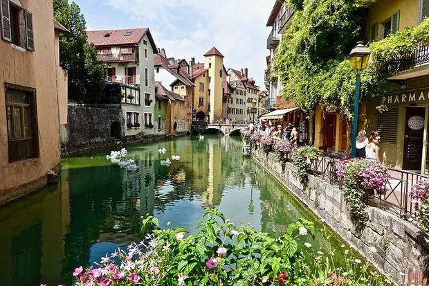 annecy canal