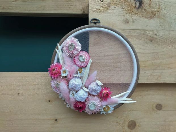 canevas en fleurs sechees