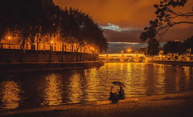 Paris nuit lumière romantique