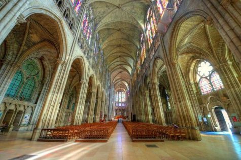 Vue intérieure de la Basilique Saint-Denis