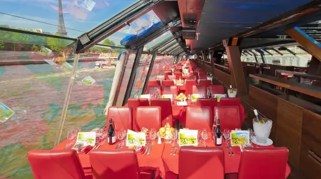 bateau parisien vu de l'intérieur