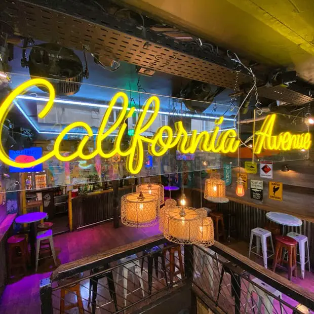 bar california avenue