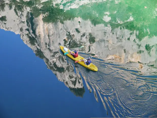 Canoe dans les gorges