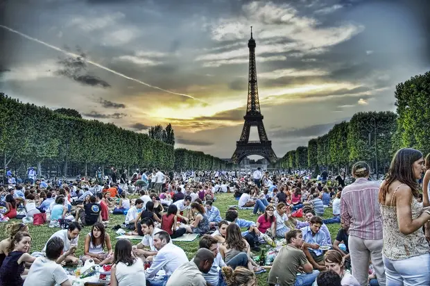 Pique Nique au Champ de Mars