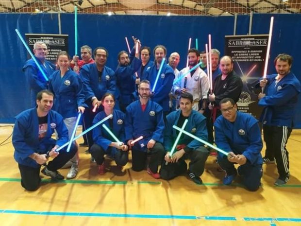 combat-sabre-laser