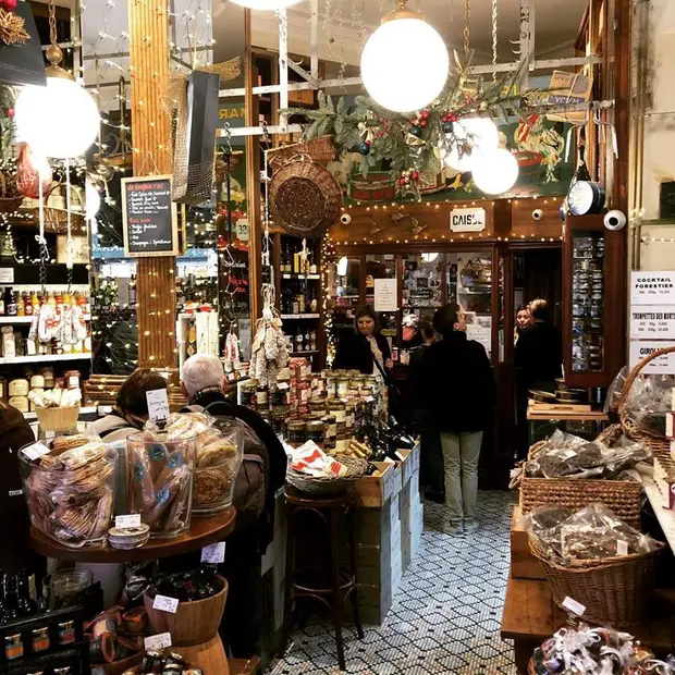 Intérieur du Comptoir de la Gastronomie.