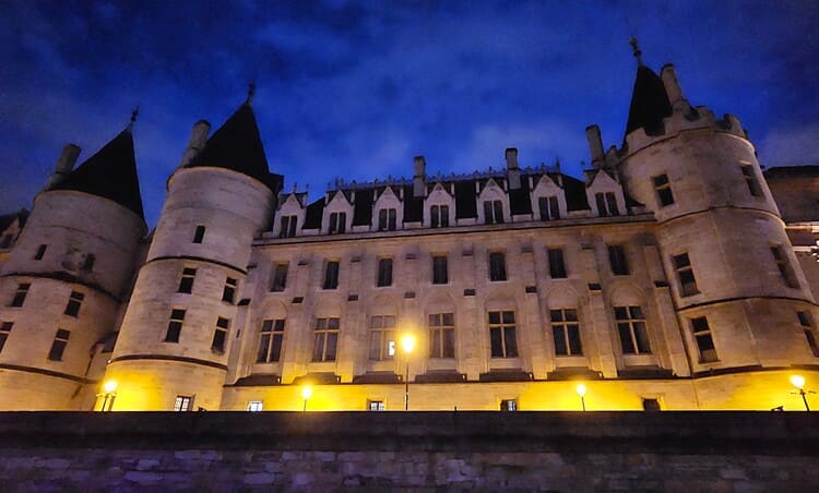La Conciergerie de nuit