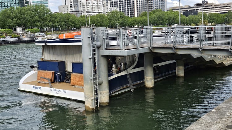 Le bateau du Diamant Bleu