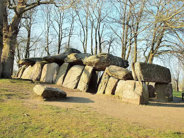 Essé la roche aux fées 