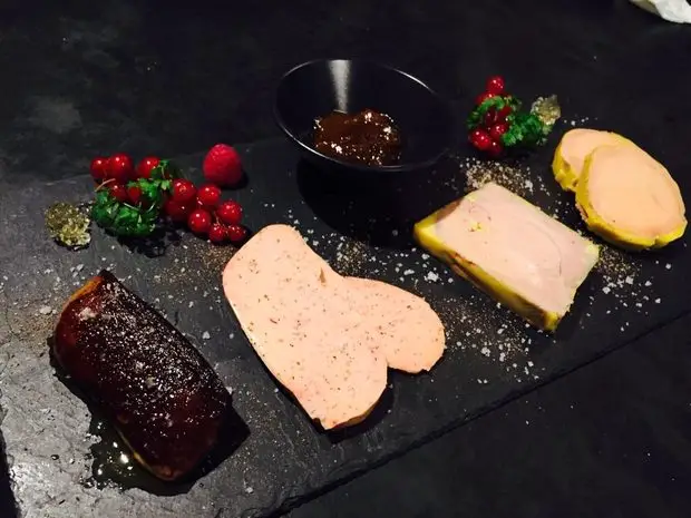 Entrée de foie gras chez Il était une Oie dans le Sud-Ouest.