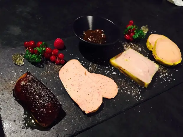 Foie gras starter at Il était une Oie dans le Sud-Ouest.