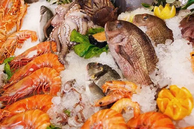 fruits de mer et poissons