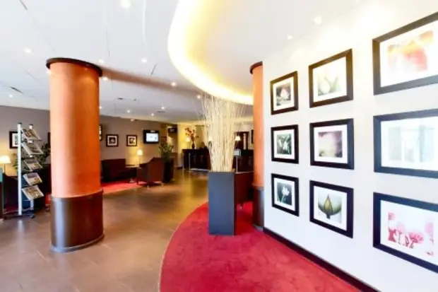 hall golden tulip paris CDG airport villepinte