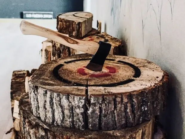 Axe throwing