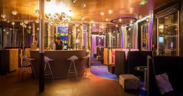 bar modulable seven hotel