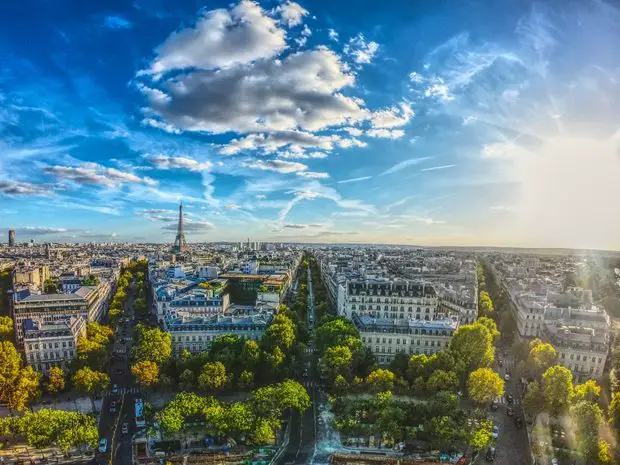 Ciel bleu de Paris