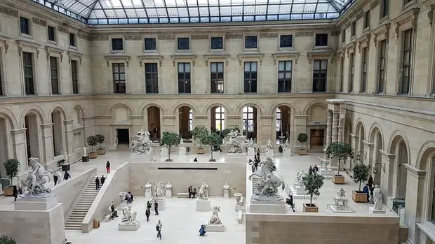 Intérieur du musée du Louvre