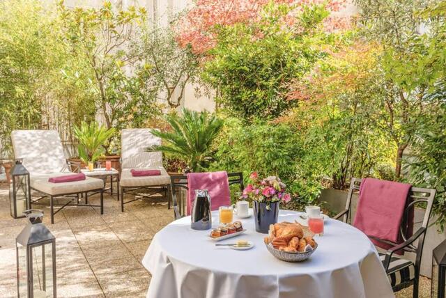 l'hotel petit-déjeuner