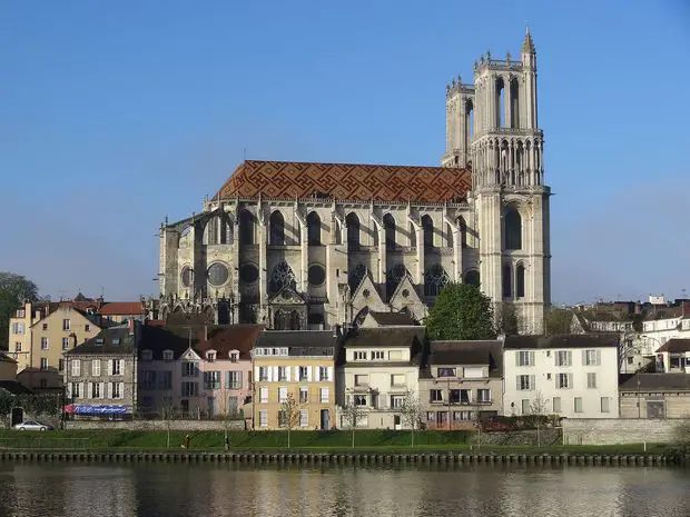 mantes-la-jolie